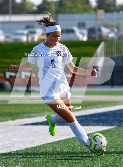 Thumbnail 1 in Hunter vs. Northridge (UHSAA 6A First Round) photogallery.
