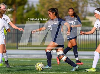 Thumbnail 3 in Hunter vs. Northridge (UHSAA 6A First Round) photogallery.