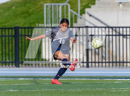 Thumbnail 1 in Hunter vs. Northridge (UHSAA 6A First Round) photogallery.