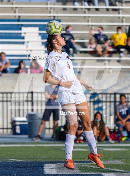 Thumbnail 3 in Hunter vs. Northridge (UHSAA 6A First Round) photogallery.