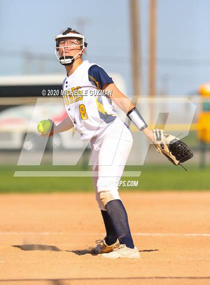 Thumbnail 3 in Waterford vs. Gregori photogallery.