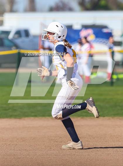 Thumbnail 2 in Waterford vs. Gregori photogallery.