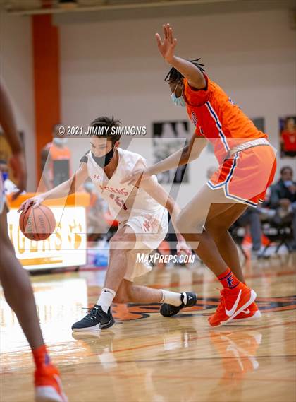 Thumbnail 2 in East St. Louis @ Edwardsville (IHSA SWC Championship) photogallery.