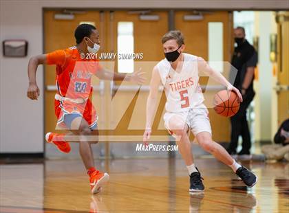Thumbnail 2 in East St. Louis @ Edwardsville (IHSA SWC Championship) photogallery.