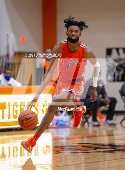 Thumbnail 1 in East St. Louis @ Edwardsville (IHSA SWC Championship) photogallery.