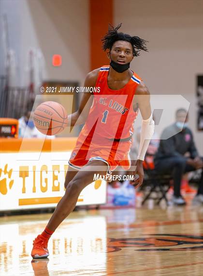 Thumbnail 2 in East St. Louis @ Edwardsville (IHSA SWC Championship) photogallery.
