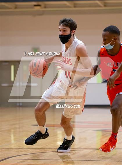 Thumbnail 3 in East St. Louis @ Edwardsville (IHSA SWC Championship) photogallery.