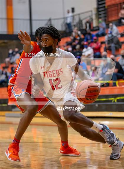 Thumbnail 2 in East St. Louis @ Edwardsville (IHSA SWC Championship) photogallery.