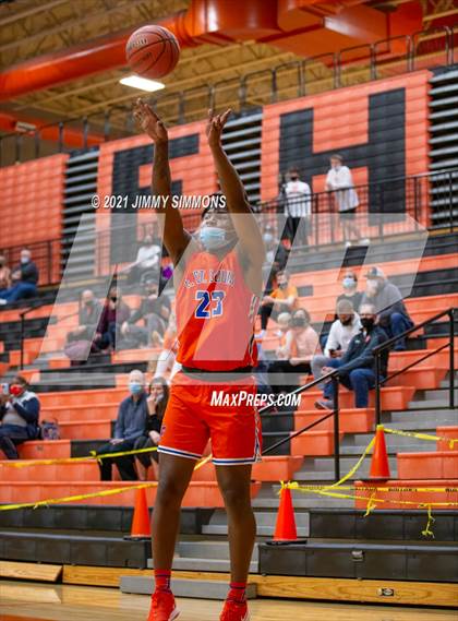 Thumbnail 1 in East St. Louis @ Edwardsville (IHSA SWC Championship) photogallery.