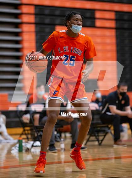 Thumbnail 3 in East St. Louis @ Edwardsville (IHSA SWC Championship) photogallery.