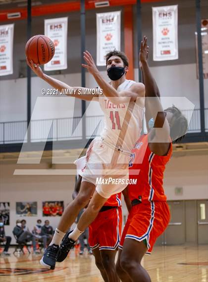 Thumbnail 2 in East St. Louis @ Edwardsville (IHSA SWC Championship) photogallery.