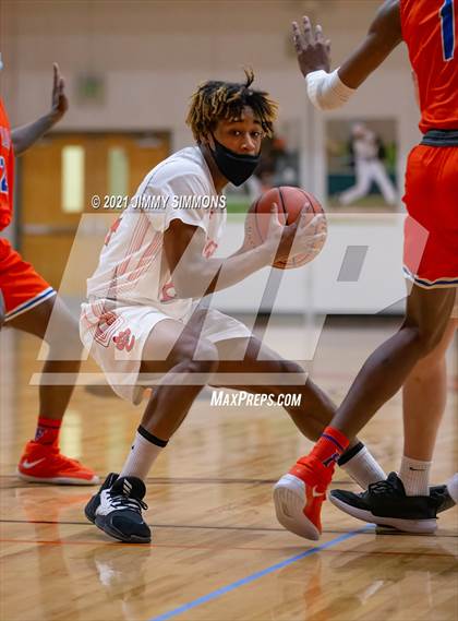 Thumbnail 3 in East St. Louis @ Edwardsville (IHSA SWC Championship) photogallery.