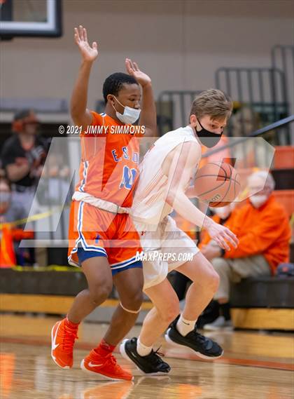 Thumbnail 3 in East St. Louis @ Edwardsville (IHSA SWC Championship) photogallery.