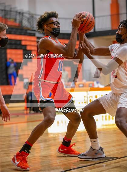 Thumbnail 3 in East St. Louis @ Edwardsville (IHSA SWC Championship) photogallery.