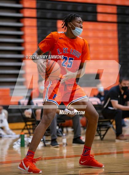Thumbnail 1 in East St. Louis @ Edwardsville (IHSA SWC Championship) photogallery.