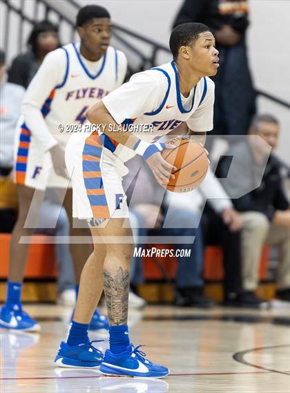 Thumbnail 2 in East St. Louis vs. Mt. Vernon (IHSA 3A Sectionals Semifinal) photogallery.
