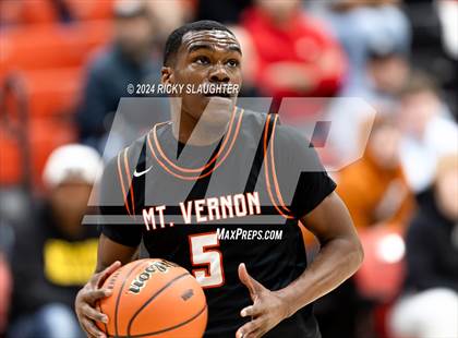 Thumbnail 1 in East St. Louis vs. Mt. Vernon (IHSA 3A Sectionals Semifinal) photogallery.