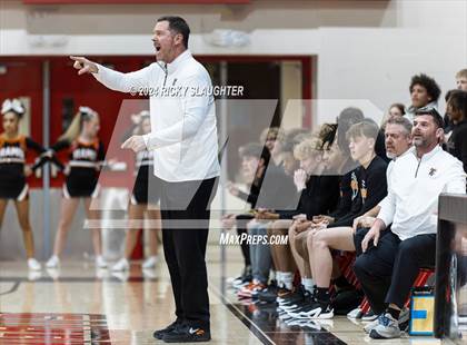 Thumbnail 1 in East St. Louis vs. Mt. Vernon (IHSA 3A Sectionals Semifinal) photogallery.