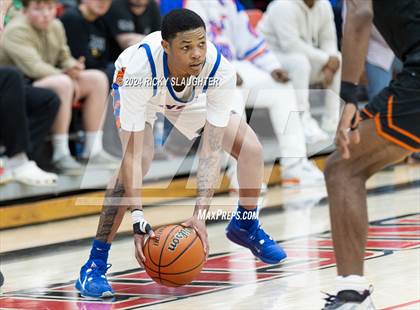 Thumbnail 2 in East St. Louis vs. Mt. Vernon (IHSA 3A Sectionals Semifinal) photogallery.