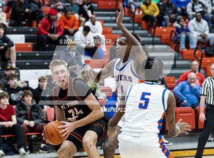 Thumbnail 2 in East St. Louis vs. Mt. Vernon (IHSA 3A Sectionals Semifinal) photogallery.