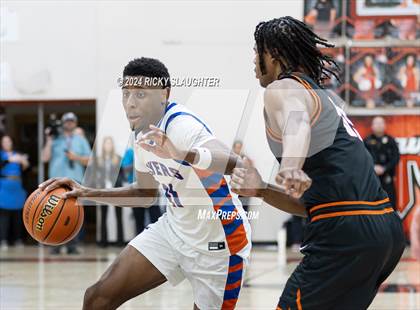 Thumbnail 2 in East St. Louis vs. Mt. Vernon (IHSA 3A Sectionals Semifinal) photogallery.