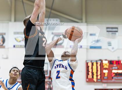 Thumbnail 3 in East St. Louis vs. Mt. Vernon (IHSA 3A Sectionals Semifinal) photogallery.