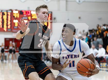Thumbnail 1 in East St. Louis vs. Mt. Vernon (IHSA 3A Sectionals Semifinal) photogallery.