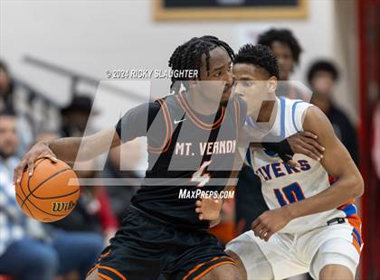 Thumbnail 2 in East St. Louis vs. Mt. Vernon (IHSA 3A Sectionals Semifinal) photogallery.