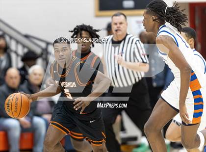 Thumbnail 1 in East St. Louis vs. Mt. Vernon (IHSA 3A Sectionals Semifinal) photogallery.