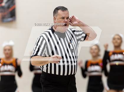 Thumbnail 2 in East St. Louis vs. Mt. Vernon (IHSA 3A Sectionals Semifinal) photogallery.
