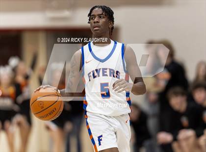 Thumbnail 1 in East St. Louis vs. Mt. Vernon (IHSA 3A Sectionals Semifinal) photogallery.