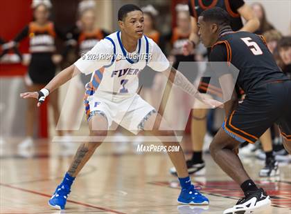 Thumbnail 1 in East St. Louis vs. Mt. Vernon (IHSA 3A Sectionals Semifinal) photogallery.