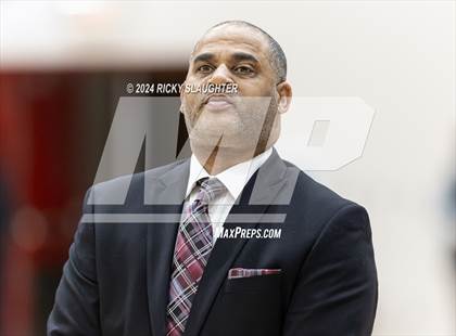 Thumbnail 2 in East St. Louis vs. Mt. Vernon (IHSA 3A Sectionals Semifinal) photogallery.