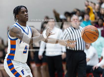 Thumbnail 1 in East St. Louis vs. Mt. Vernon (IHSA 3A Sectionals Semifinal) photogallery.