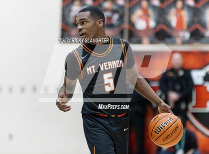 Thumbnail 3 in East St. Louis vs. Mt. Vernon (IHSA 3A Sectionals Semifinal) photogallery.