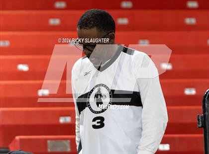 Thumbnail 3 in East St. Louis vs. Mt. Vernon (IHSA 3A Sectionals Semifinal) photogallery.