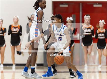 Thumbnail 3 in East St. Louis vs. Mt. Vernon (IHSA 3A Sectionals Semifinal) photogallery.