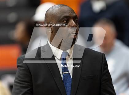 Thumbnail 3 in East St. Louis vs. Mt. Vernon (IHSA 3A Sectionals Semifinal) photogallery.