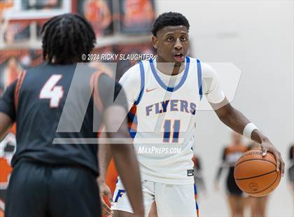 Thumbnail 3 in East St. Louis vs. Mt. Vernon (IHSA 3A Sectionals Semifinal) photogallery.