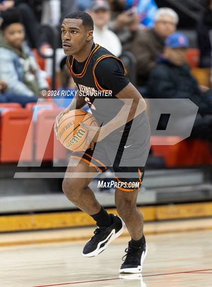 Thumbnail 1 in East St. Louis vs. Mt. Vernon (IHSA 3A Sectionals Semifinal) photogallery.