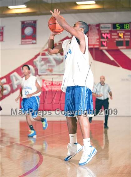 Thumbnail 2 in Jordan vs. Fremont (Rose City Round Ball Classic) photogallery.
