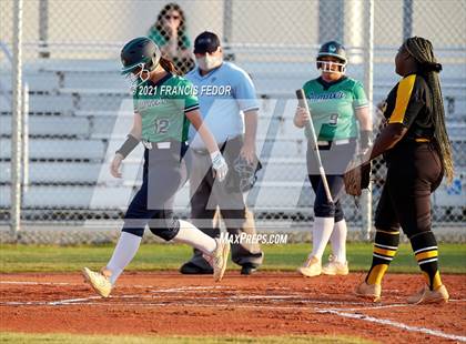 Thumbnail 3 in Sumner vs. Blake photogallery.