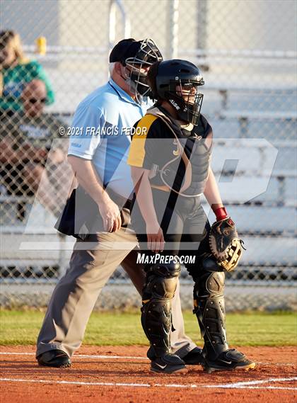 Thumbnail 3 in Sumner vs. Blake photogallery.