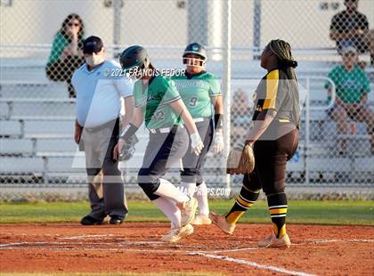 Thumbnail 2 in Sumner vs. Blake photogallery.