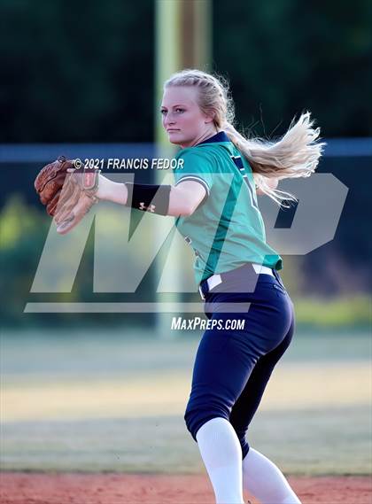 Thumbnail 2 in Sumner vs. Blake photogallery.