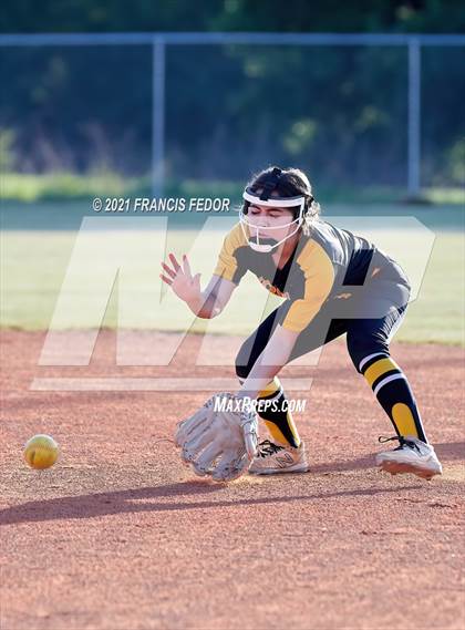 Thumbnail 2 in Sumner vs. Blake photogallery.