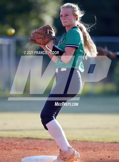 Thumbnail 2 in Sumner vs. Blake photogallery.