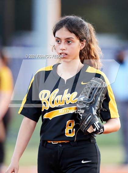 Thumbnail 2 in Sumner vs. Blake photogallery.