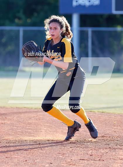 Thumbnail 2 in Sumner vs. Blake photogallery.