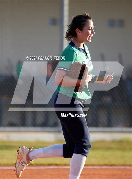 Thumbnail 2 in Sumner vs. Blake photogallery.